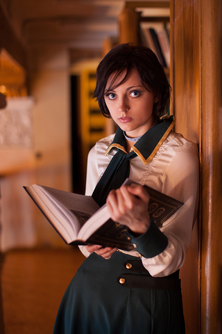 Illustration for article titled Gorgeous Bioshock Infinite Cosplay to get you excited for today!